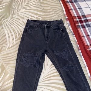 black ripped american eagle mom jeans
